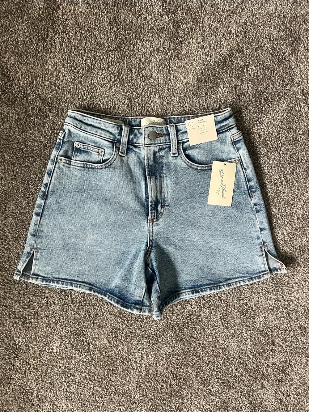 Universal Thread Vintage Light Wash Denim Shorts Size 2
